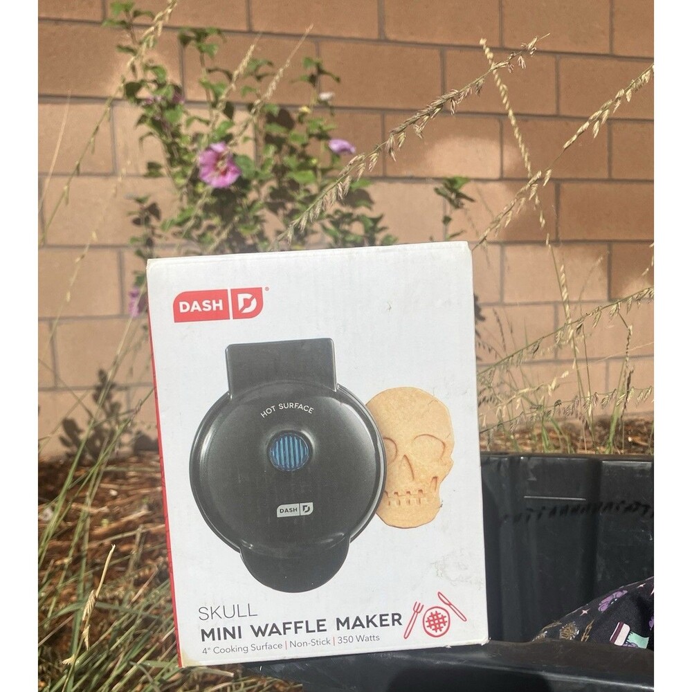 Dash Mini Waffle Maker DMW001SB Nonstick 350W New